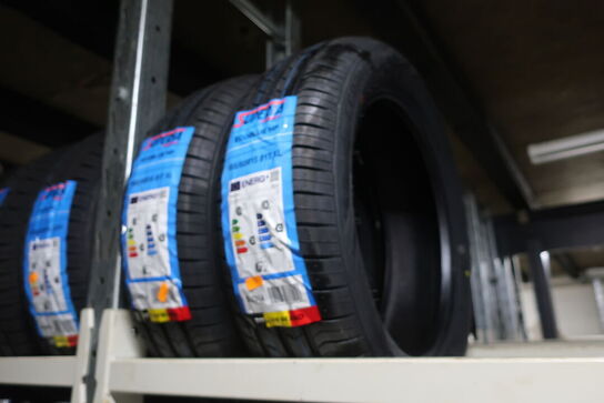 2 stk. dæk SUPERIA 165/60R15 81T XL