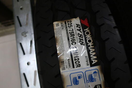 2 stk. dæk YOKOHAMA 225/75R16C 121/120R