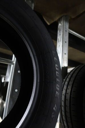 Dæk SUPERIA 215/60R17 100V