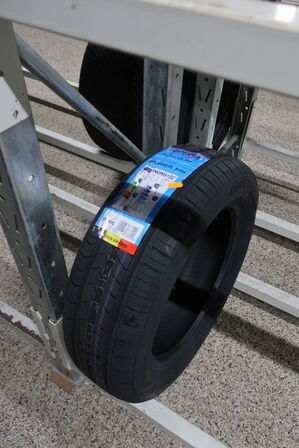 Dæk SUPERIA 185/60R15 84H