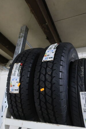 2 stk. dæk YOKOHAMA 225/75R16C 121/120R