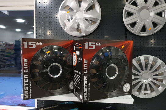 Diverse hjulkapsler samt kander 