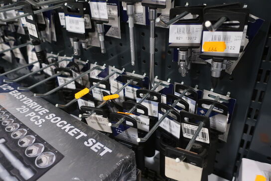 Diverse toppe på tavle BATO 