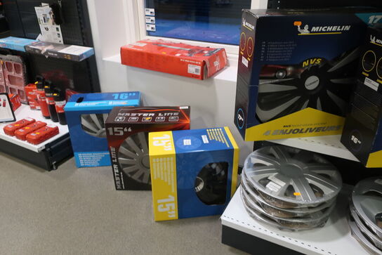 Diverse hjulkapsler samt kander 