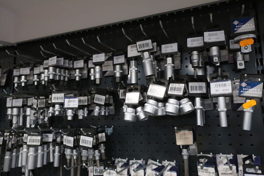 Diverse toppe på tavle BATO 