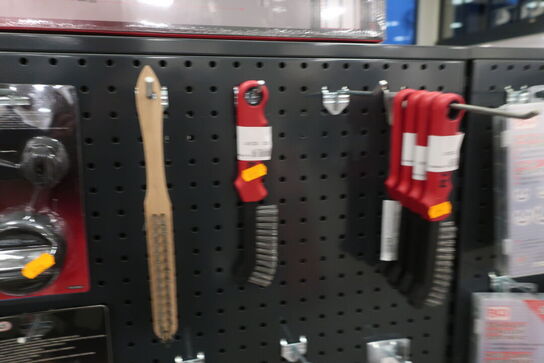 Diverse aftrækkere, børster m.v. 