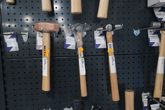 Diverse hammer på tavle 