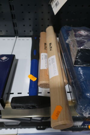 Diverse hammer på tavle 