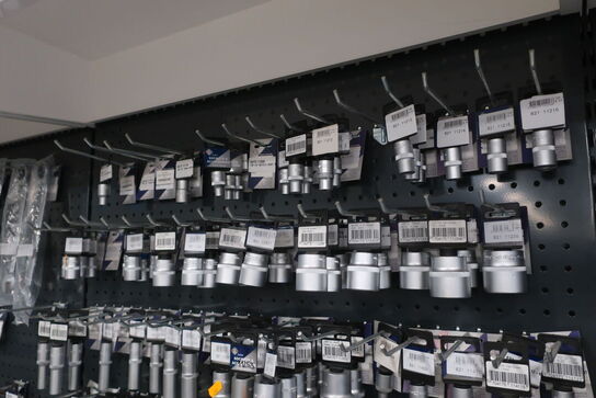 Diverse toppe på tavle BATO 