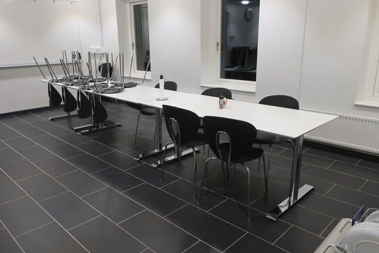 6 stk. borde samt 34 stk. stole GLOBUS 