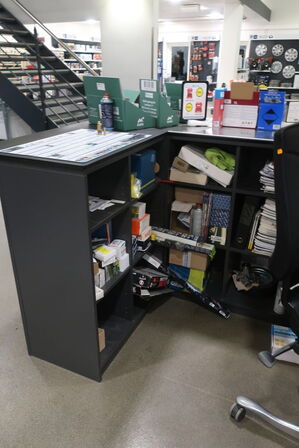 Butiksdisk uden indhold 