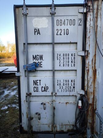 20 fods container med varelager, værktøj m.m.