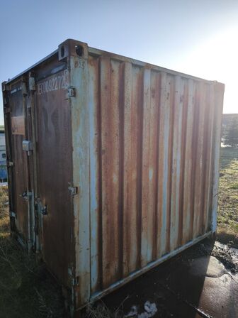 10 fods container med indhold