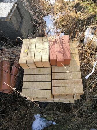 2 stk. trillebøre, betonblokke, div. Varelager m.m.