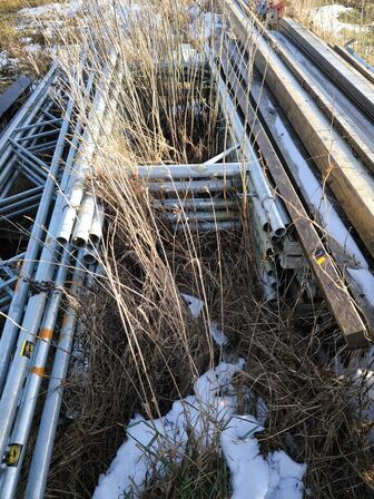 Div. Stiger, træ, dele til stillads m.m.