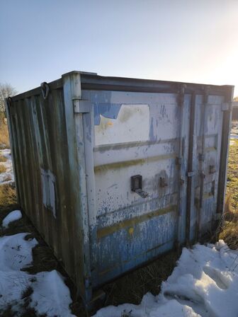 8 fods container med indhold