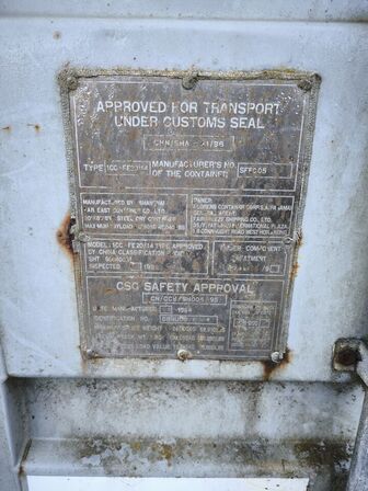 20 fods container med varelager, værktøj m.m.