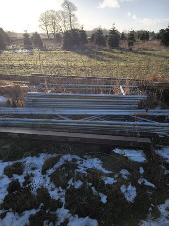 Div. Stiger, træ, dele til stillads m.m.