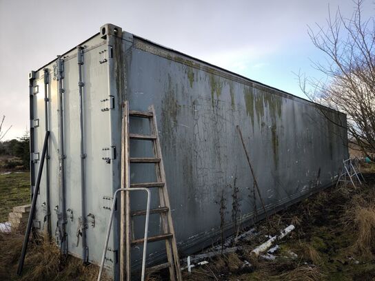 40 fods container med stiger, varelager, div. Værktøj m.m.