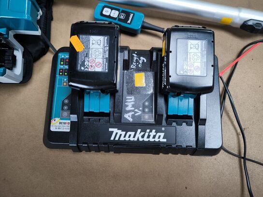 Rygstøvsuger MAKITA inkl. batterier og lader