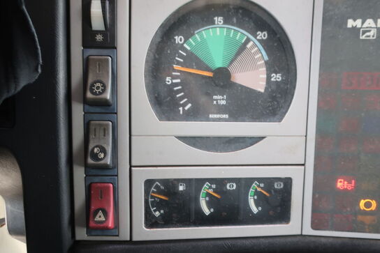 Lastbil m. kran MAN FE-360A