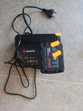 Batteri & lader WÜRTH 12V