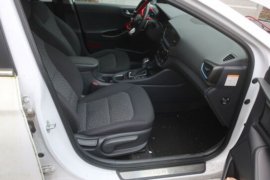 Personbil HYUNDAI IONIQ PHEV HATCHBACK DCT (MOMSFRI)