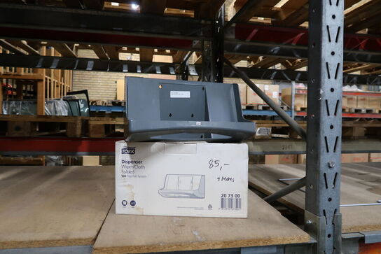 2 fag lagerreoler med indhold