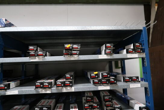 1 fag lagerreoler med Div. Vinduesviskere BOSCH