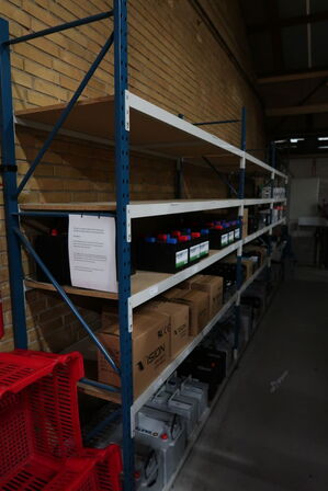 3 fag lagerreoler uden indhold