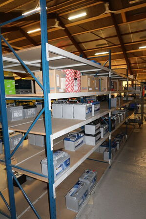 3 fag lagerreoler uden indhold