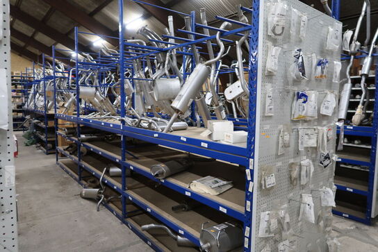 Reol til udstødninger uden indhold