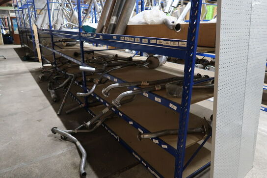 Reol til udstødninger