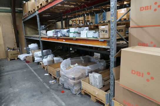 2 fag lagerreoler med indhold