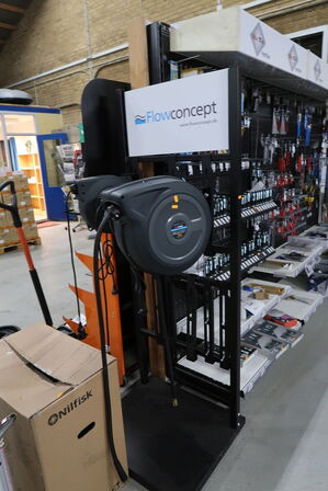 Butiksinventar uden indhold