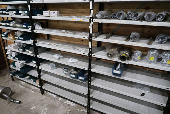 5 fag lagerreoler med indhold