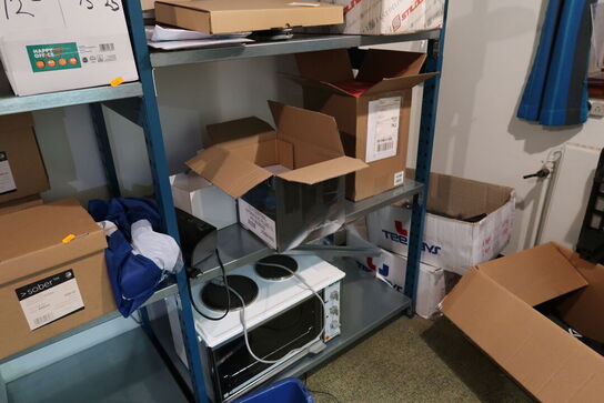 Lagerreoler med div. Kontorartikler m.m.