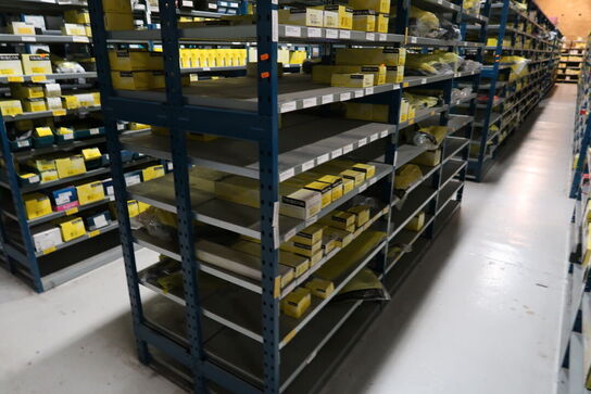 3 fag dobbeltsidet lagerreoler uden indhold