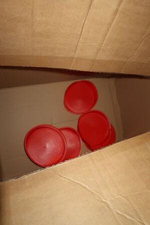 2 fag pallereoler med indhold