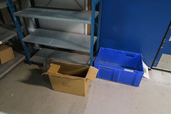 2 fag lagerreoler med div. Reservedele