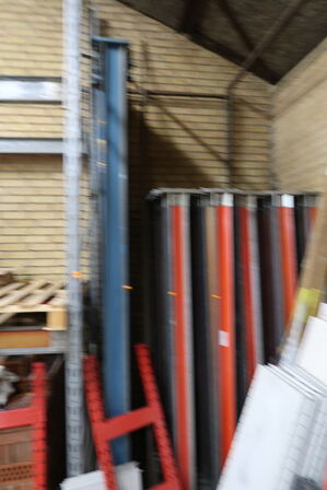 4 fag pallereoler uden indhold samt vanger m.v. 