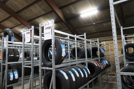 8 fag dækreoler uden indhold