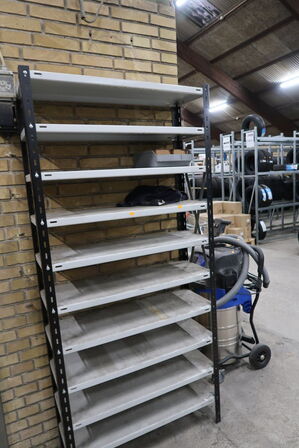 4 fag lagerreol med indhold