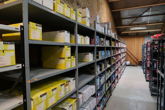 12 fag lagerreoler uden indhold