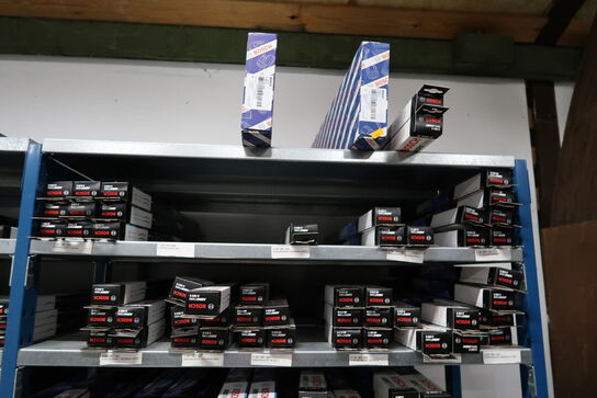 1 fag lagerreoler med Div. Vinduesviskere BOSCH