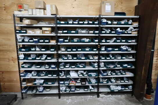 6 fag lagerreoler med indhold