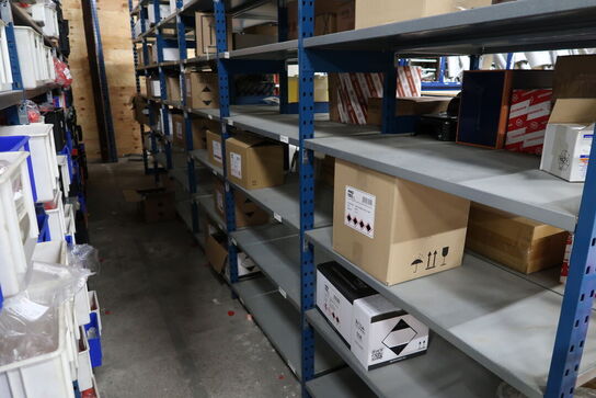 12 fag lagerreoler med indhold