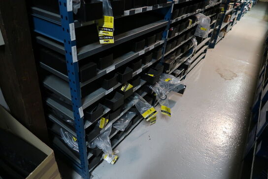 3 fag lagerreoler uden indhold