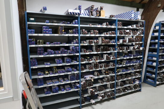 3 fag lagerreoler uden indhold