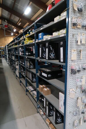 9 fag dobbeltsidet lagerreoler uden indhold